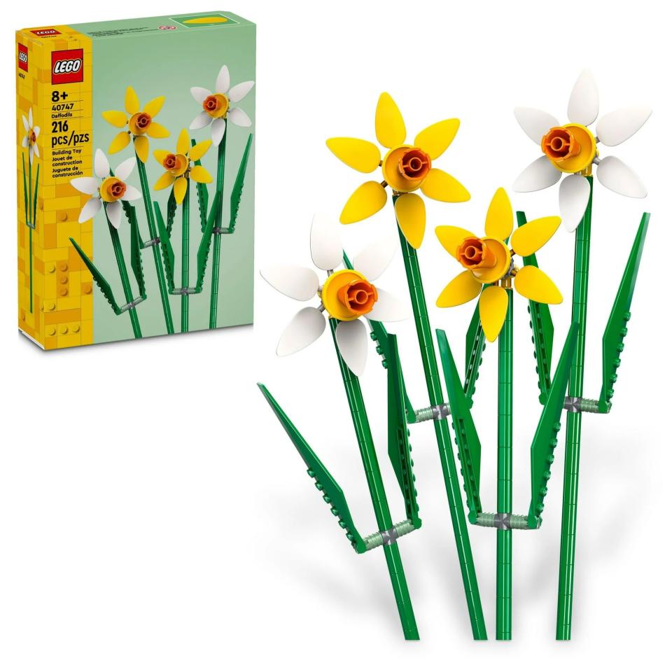 These LEGO Flower Sets Are on Sale at Walmart for as Little as $10