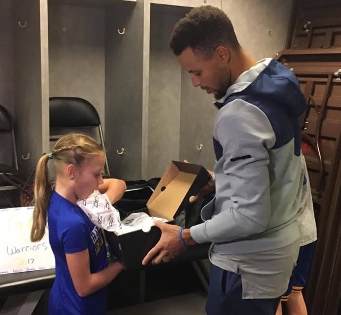 Jordyn Johnsen of Santa, Rosa, Calif. got to meet Steph Curry Sunday night. (Photo via Frank Somerville KTVU on Facebook)