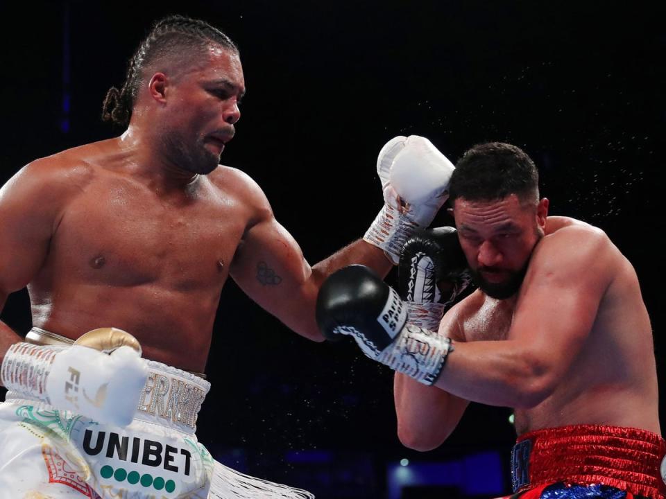 Joe Joyce (left) became the first fighter to earn a stoppage win against Joseph Parker (Getty)