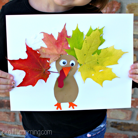 kids turkey craft made out of leaves