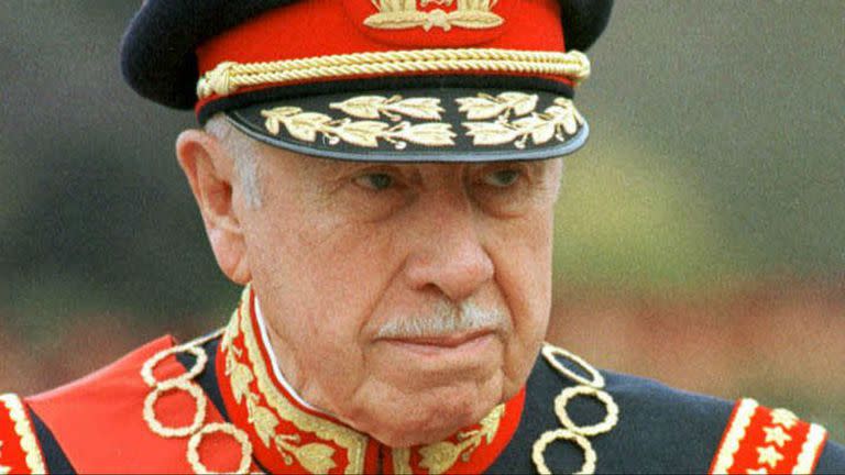 El ex dictador Augusto Pinochet, en 1998
