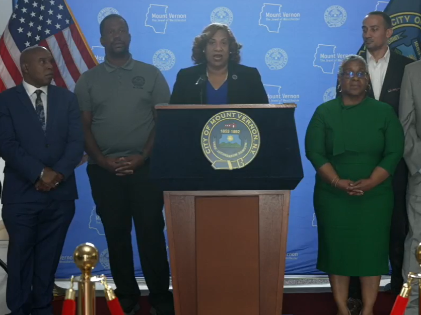 Mount Vernon Mayor Shawyn Patterson-Howard on May 6, 2024, announcing new grant program for small businesses. Robin Mack, on the mayor's left, is the city's Director of Business Development, and will head the group that reviews applications and awards grants of up to $25,000.