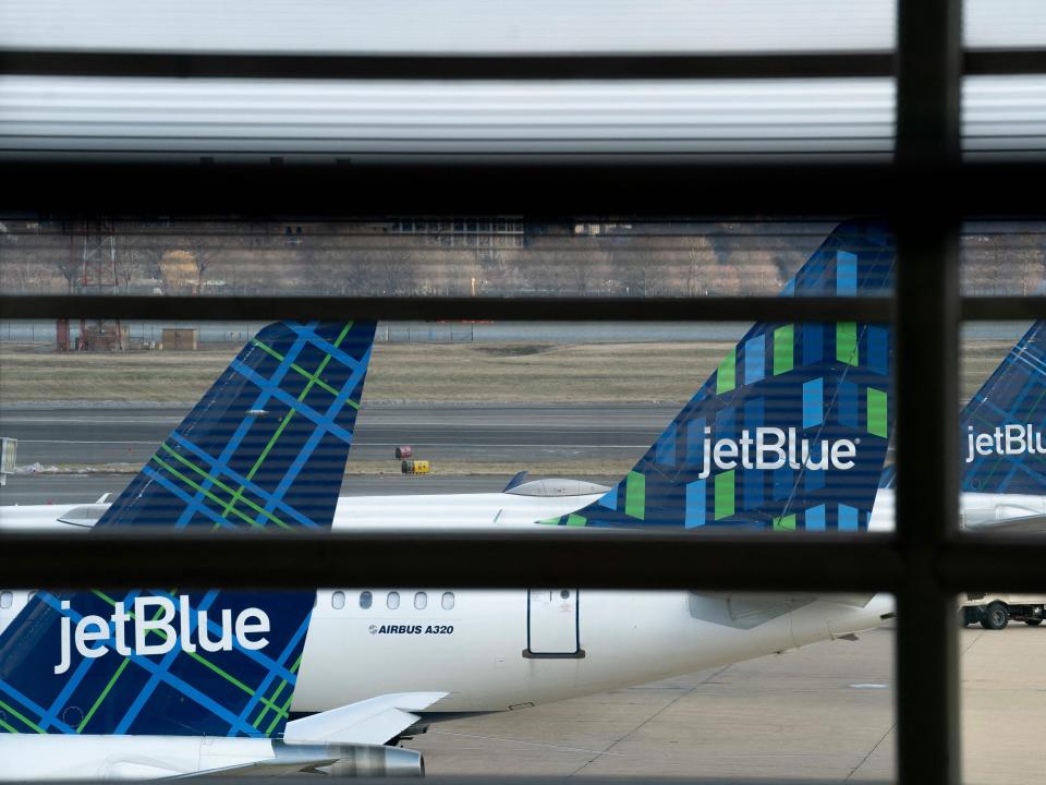 JetBlue planes