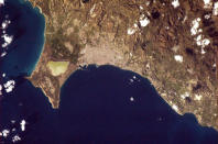 Foto tomada del Twitter de @Cmdr_Hadfield: Limassol, Chipre- mirando al sur hacia el mar.