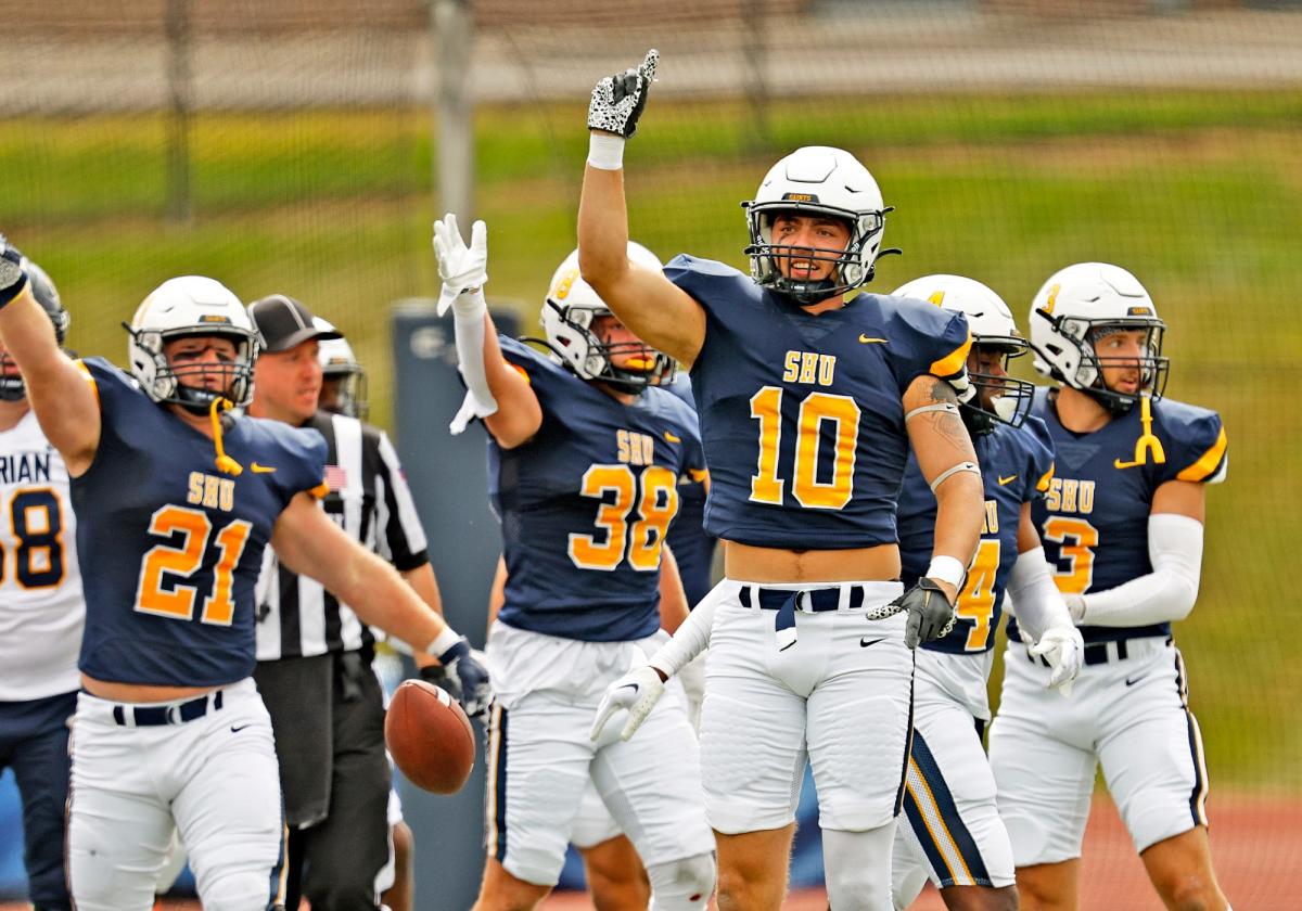 Adrian College football looks to keep streak going while Siena Heights looks to end skid