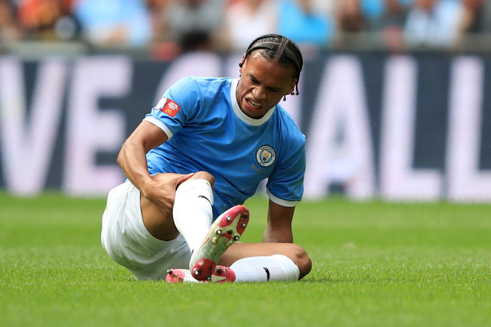 Ein Moment veränderte alles. Eigentlich schien Leroy Sane schon in München, dann verletzte er sich im englischen Supercup. Der Transfer wurde abgesagt, die Zukunft des deutschen Nationalspielers ist komplett offen.