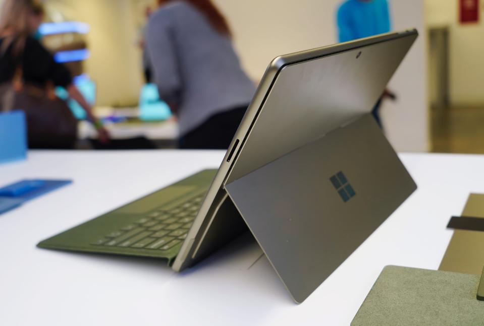 <p>Surface Pro 9</p>
