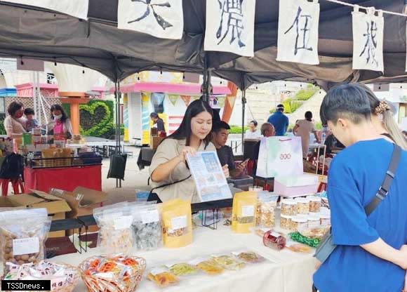 茂管處攜手高雄觀光圈」的二十家品牌業者，將在台中舉辦好物市集活動。