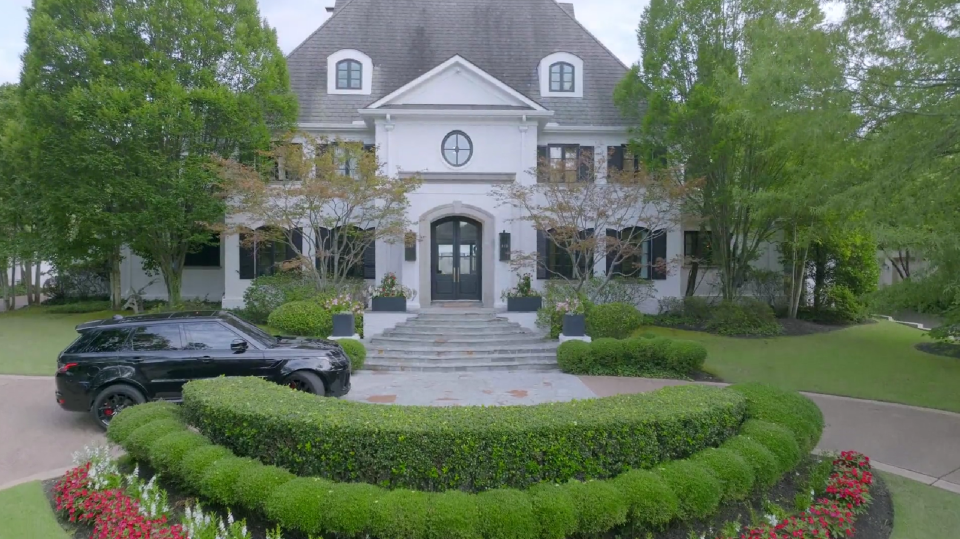 Grizzlies star Jaren Jackson Jr. shows off his house on MTV's "Cribs."