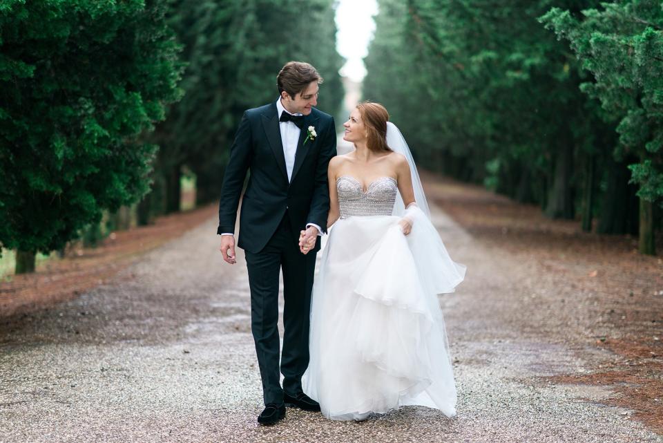 That’s Amore: This Couple Had a Romantic, Rainy Wedding at a Tiny Chapel in Tuscany