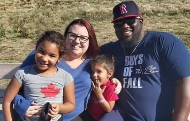 Roshelle Montgomery says an act of kindness in the wake of her husband Warren's death has inspired her to see what her and her children might do to help others and themselves as they grieve his loss. 