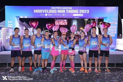 Pacer trong thời trang từ nhà tài trợ Xtep.  Ảnh: VnExpress Marathon