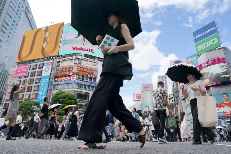 ▲近來日本黴漿菌肺炎感染人數在短時間內急劇上升，尤其東京都感染患者數頻頻創下歷史新高。（圖／美聯社／達志影像）