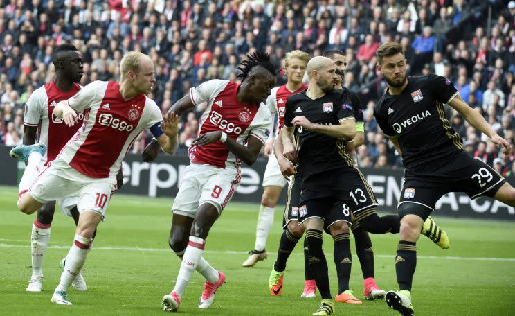 L’Ajax ouvre le score…