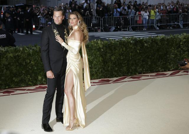 Tom Brady and Gisele Bündchen are now divorced: Here is how they spent  their millions - Yahoo Sports