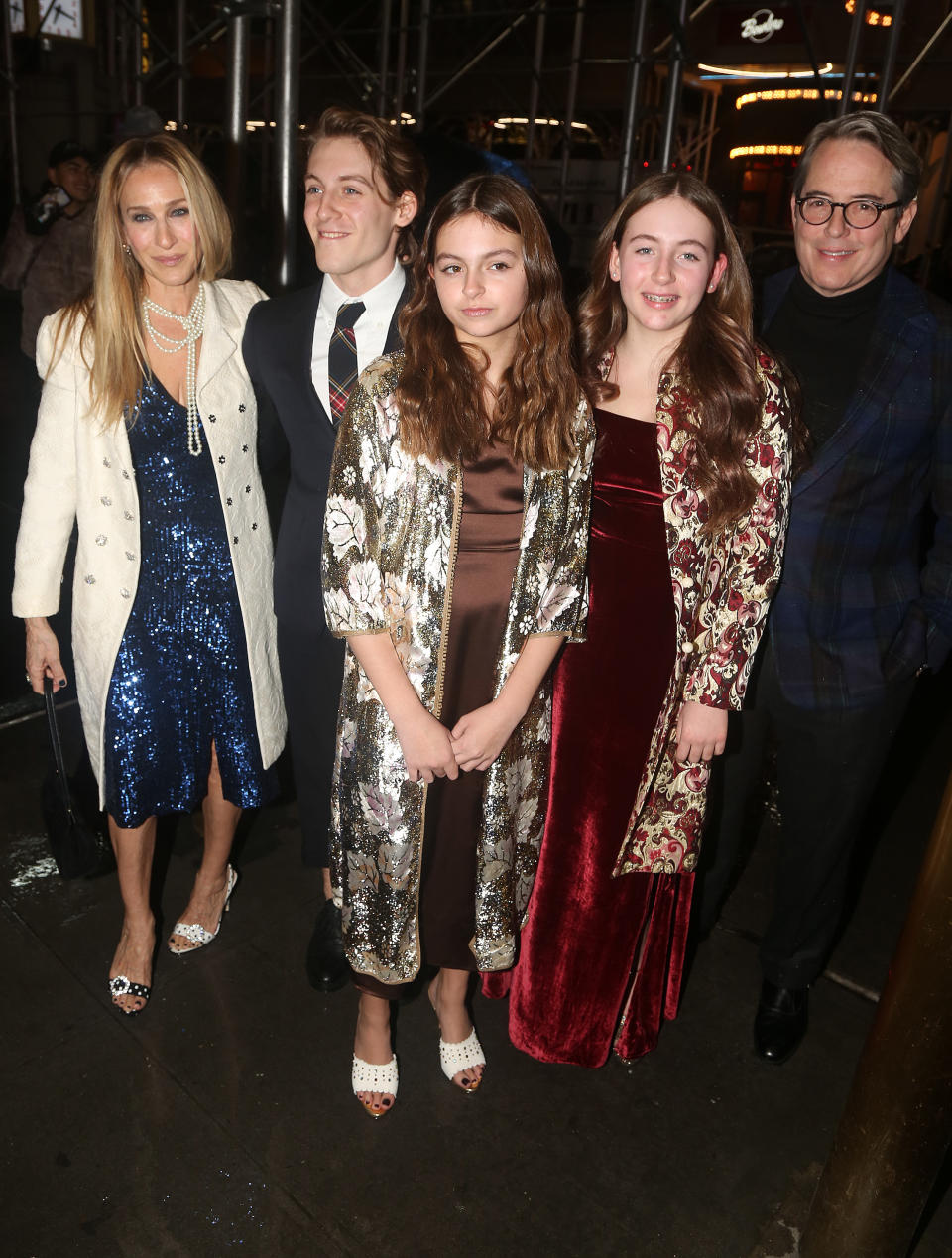 NEW YORK, NEW YORK - DECEMBER 11: (L-R) Sarah Jessica Parker, James Wilkie Broderick, Tabitha Hodge Broderick, Marion Loretta Elwell Broderick and Matthew Broderick pose at the opening night of the new musical "Some Like It Hot!" on Broadway at The Shubert Theatre on December 11, 2022 in New York City. (Photo by Bruce Glikas/WireImage)