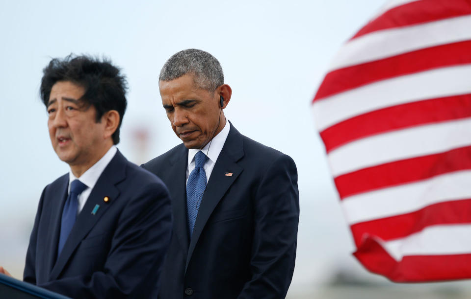 Japan’s Prime Minister Abe visits Pearl Harbor memorial on Hawaii trip