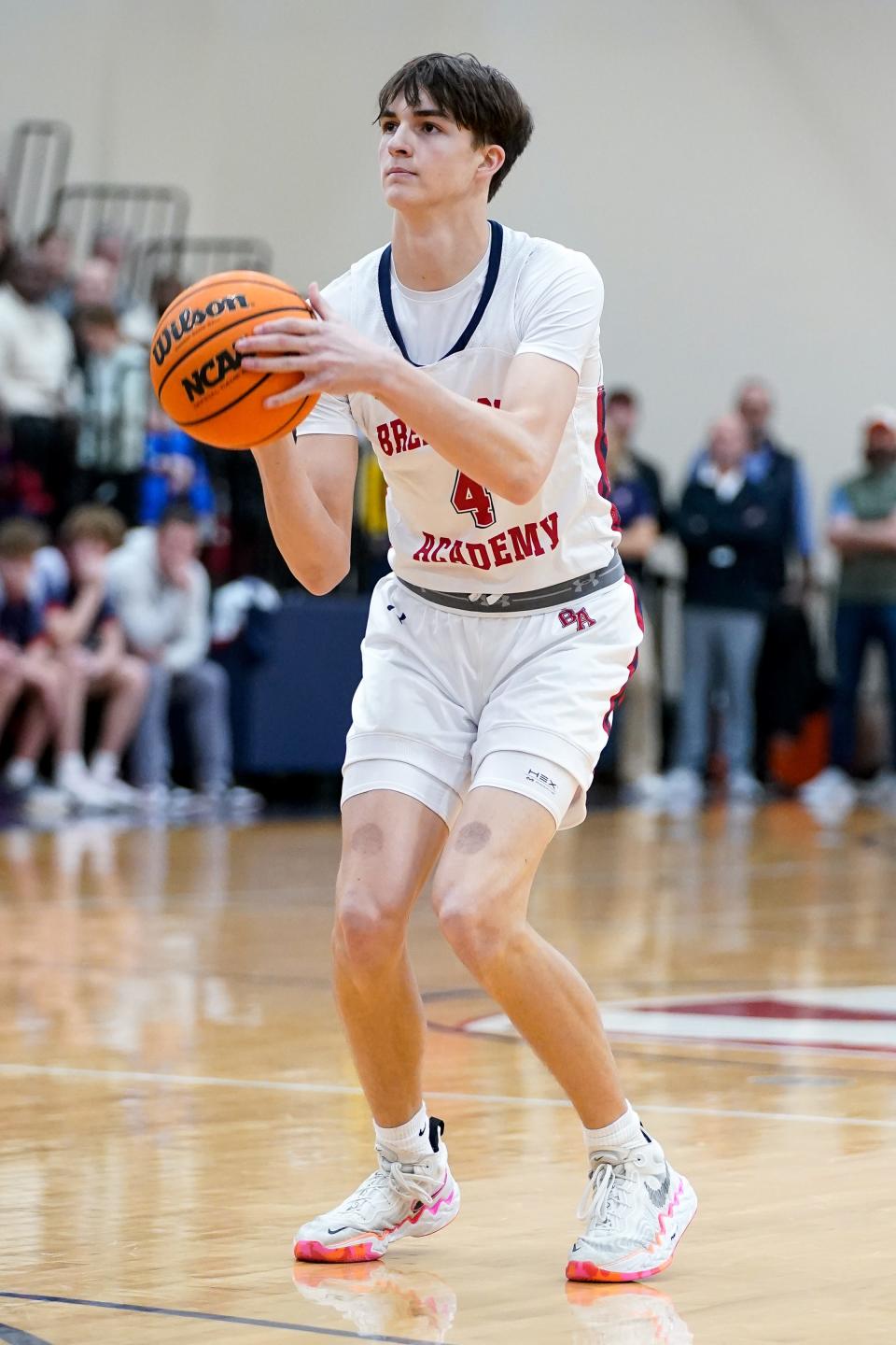 Brentwood Academy’s George MacIntyre (4) sets up to shoot against Ensworth during the first quarter at Brentwood Academy in Brentwood, Tenn., Friday, Jan. 13, 2023.