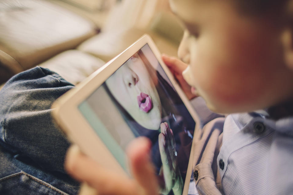 Co-parents should try to keep up communication if they are unable to be with their child physically. (Getty Images)