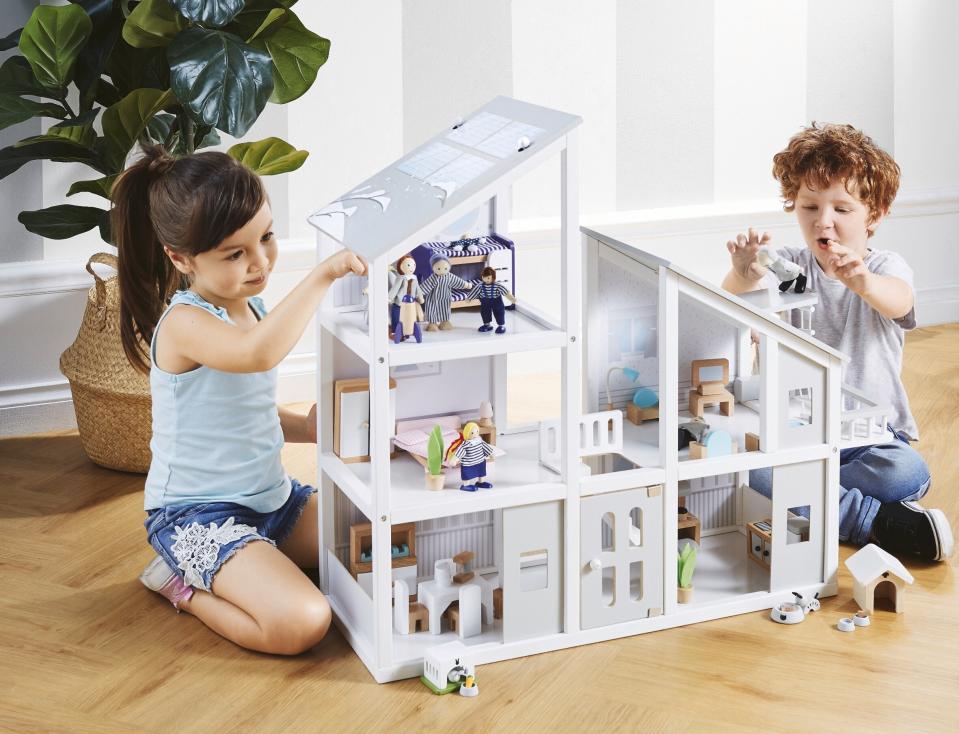 The Aldi dollhouse in the 2019 catalogue on sale june 12