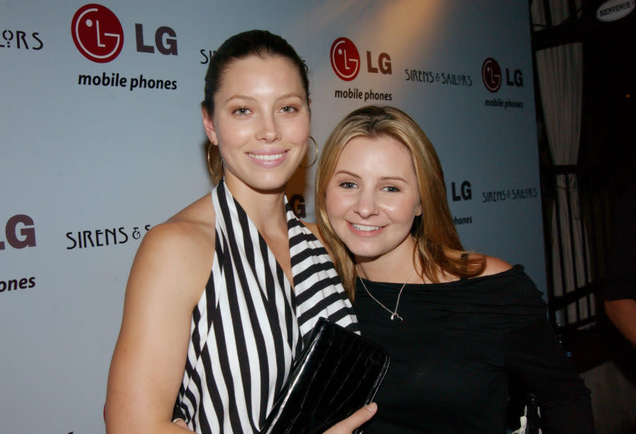 Jessica Biel’s “7th Heaven” throwback pic proves she and Beverley Mitchell were way ahead of the flower crown trend