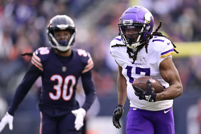 Vikings WR KJ Osborn details pulling man from burning car in Texas