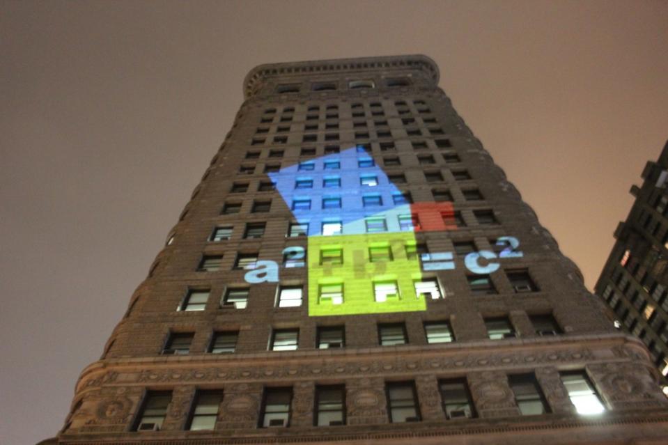 Glow Sticks Prove the Math Theorem behind the Famous Flatiron Building