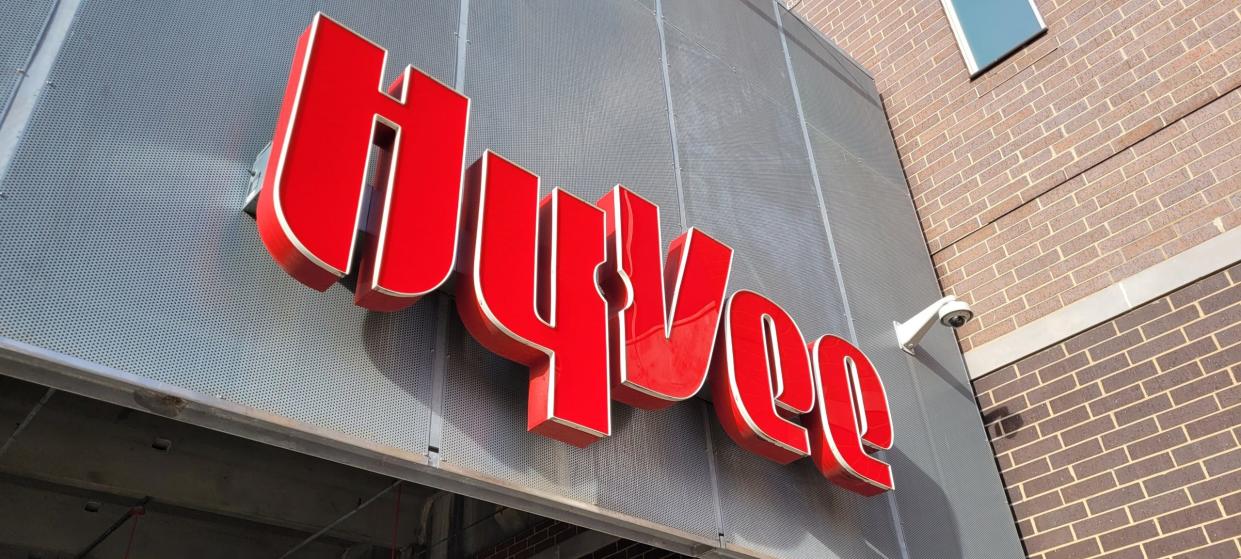 Hy-Vee logo in downtown Des Moines