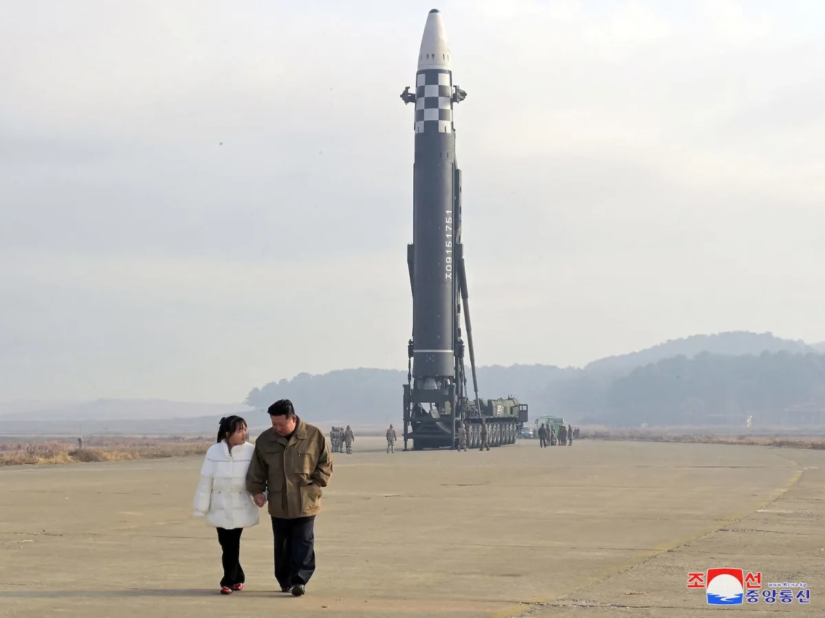 Kim Jong Un just revealed his daughter to the world in photos of North Korea's l..