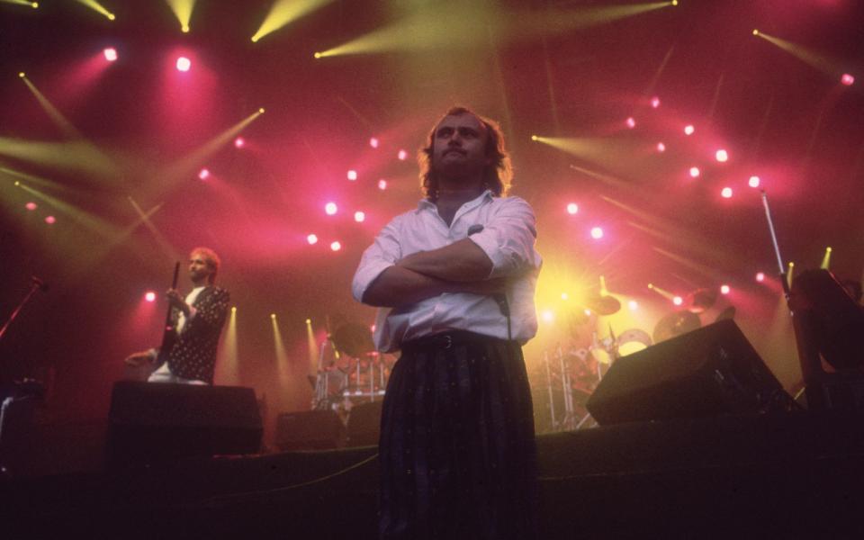 <p>Es ist und bleibt eine kuriose, beinahe unglaubliche Geschichte: Bereits in den späten 60-ern wurden Genesis zu Stars der Artrock-Szene. Dann verloren sie das Genie Peter Gabriel. Phil Collins übernahm, veränderte alles und machte die Band zum Megaseller. Genesis - das war eigentlich mehr als eine Band, aber sie alle waren großartig. (Bild: Getty Images/Dave Hogan/Hulton Archive)</p> 