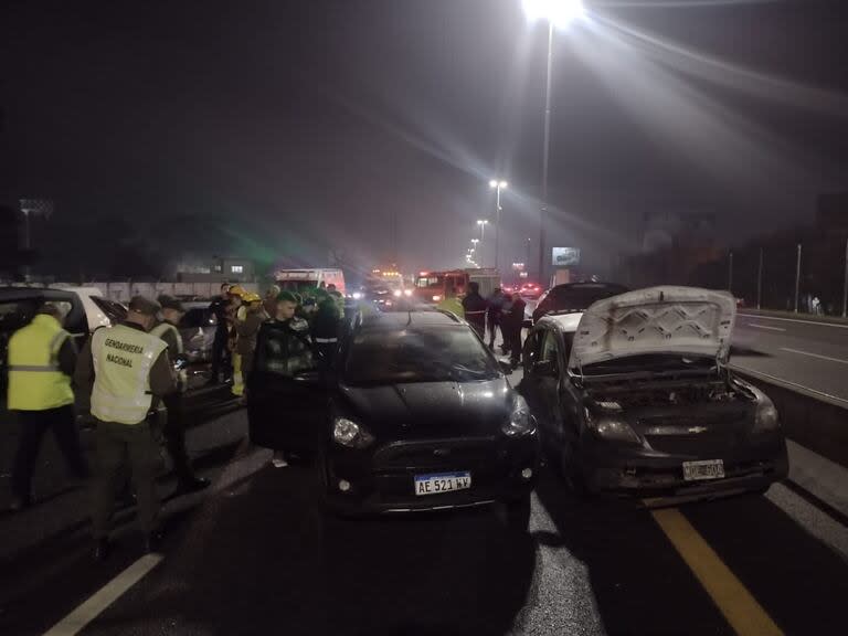 Choque en cadena en Autopista Buenos Aires-La Plata.