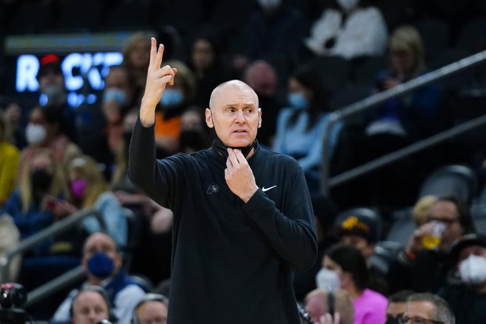 Indiana Pacers head coach Rick Carlisle shouts instruction to his players during the first half of an NBA basketball game against the Phoenix Suns, Saturday, Jan. 22, 2022, in Phoenix. (AP Photo/Ross D. Franklin)