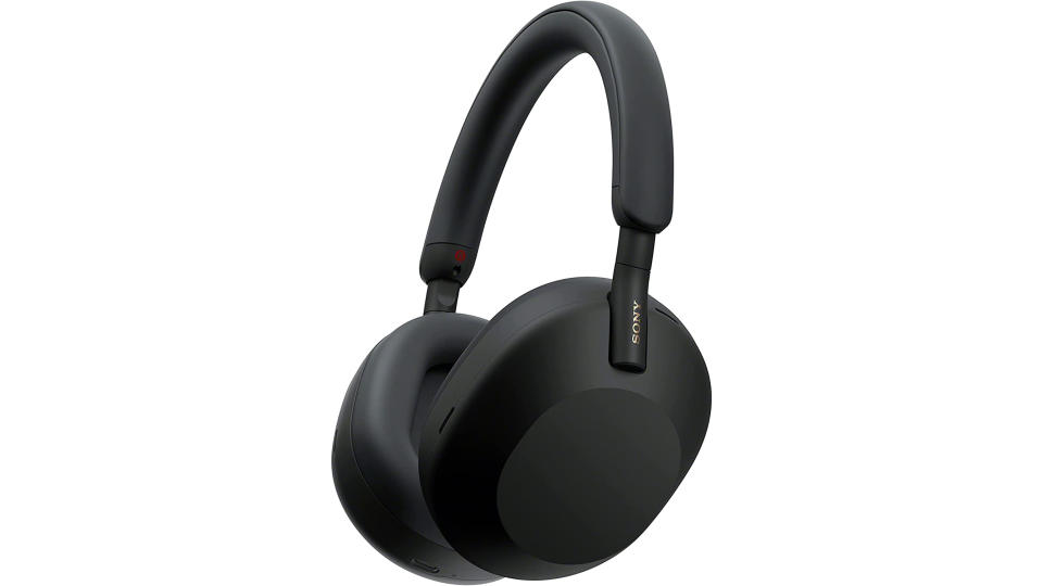 Sony WH-1000XM5 Wireless Noise-Cancelling Headphones, Black (1 year local Singapore manufacturer warranty). (Photo: Amazon SG)