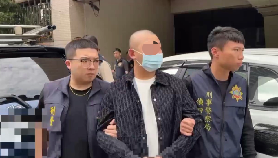 刑事局警方逮捕明仁會板橋組林姓組長。（記者徐煜勝翻攝）