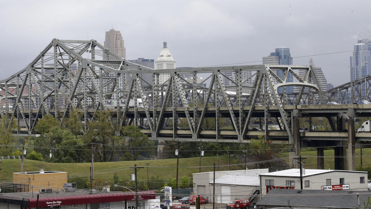 #Kentucky, Ohio get $1.6B to fix overloaded bridge, add span