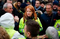 <p>Après des « <em>injures</em> » reçues durant la manifestation parisienne ce dimanche, l’un des visages de la mobilisation, Ingrid Levavasseur, a dû quitter le défilé. « <em>Je ne vais certainement pas plier. Ça ne va certainement pas me décourager. Au contraire, ça va me rendre plus forte</em> », a-t-elle ensuite déclaré. Numéro un de l’éphémère liste des Gilets jaunes aux élections européennes, cette figure de la contestation ne fait pas l’unanimité au sein du mouvement. En cause : son engagement en politique, qui a achevé de la discréditer aux yeux d’une partie des gilets jaunes.<br>(Crédit : Getty Images) </p>