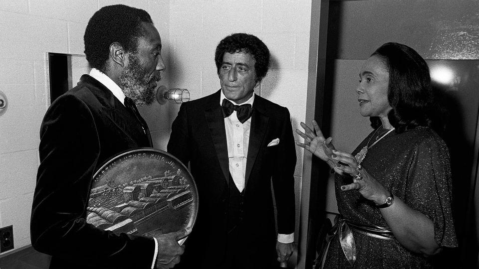 Civil rights activist Dick Gregory, singer Tony Bennett and civil rights leader Coretta Scott King talk backstage during the MLK Gala at the Atlanta Civic Center in Atlanta on January 13, 1982. - Rick Diamond/Getty Images