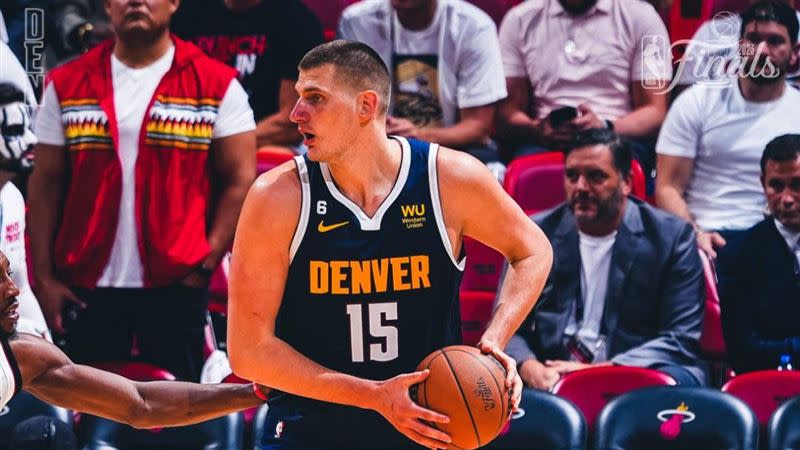 金塊球星約基奇（Nikola Jokic）哥哥陷入揍球迷醜聞。（資料圖／翻攝自金塊隊推特）