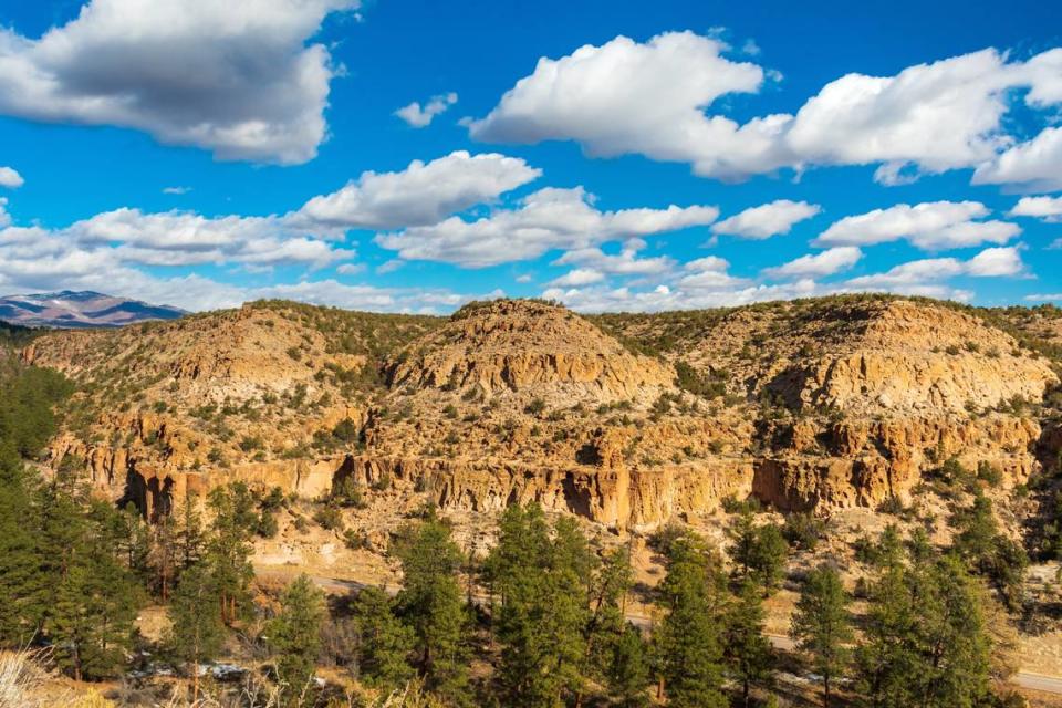 Vista del cañón con increíbles formaciones rocosas cerca de Los Alamos, Nuevo México, escenario de ‘Oppenheimer’, EEUU.