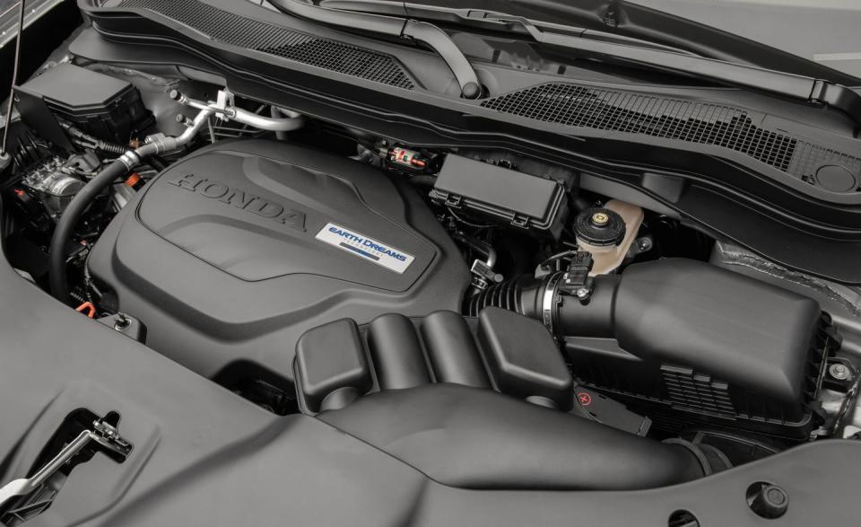 <p>Motivation comes from Honda's ubiquitous 280-hp, SOHC 3.5-liter V-6.</p>