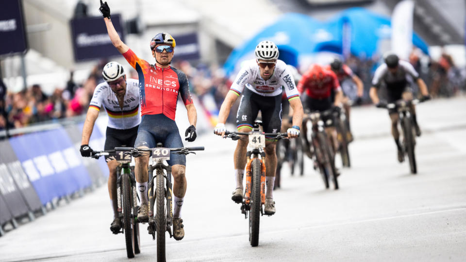  Tom Pidcock winning the short track MTB in Nové Město. 