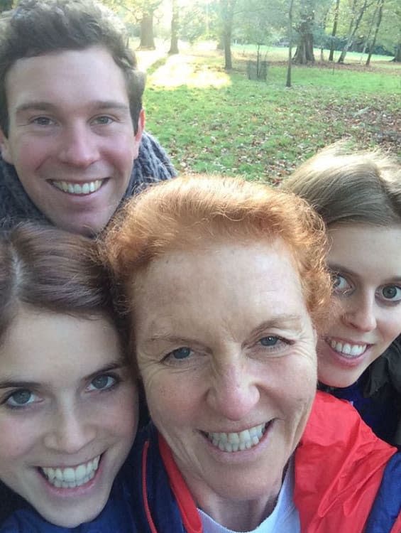 Sarah Ferguson, sus hijas y su yerno 