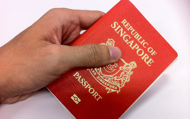 About 1,200 Singaporeans give up their citizenship yearly, said DPM Teo. (Yahoo! file photo)