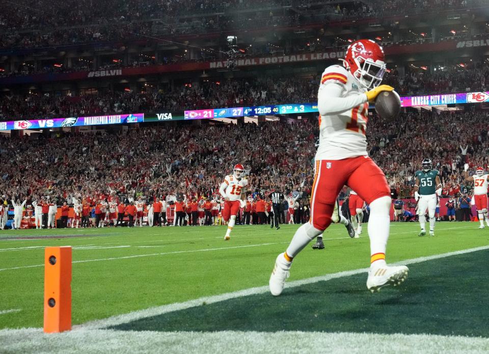 Kansas City Chiefs wide receiver Kadarius Toney (19) scores a touchdown against the Philadelphia Eagles during the fourth quarter in Super Bowl LVII at State Farm Stadium in Glendale on Feb. 12, 2023.

Nfl Super Bowl Lvii Kansas City Chiefs Vs Philadelphia Eagles