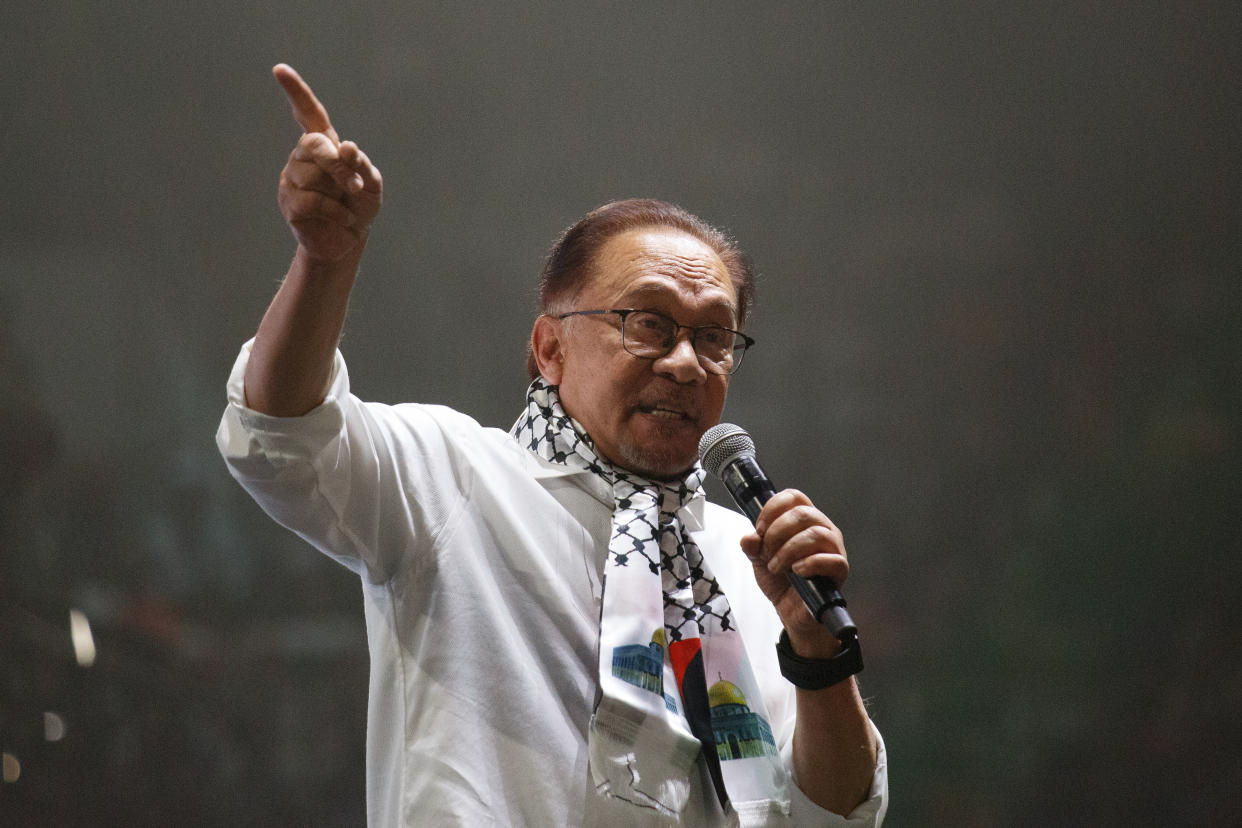 FILE PHOTO: Anwar Ibrahim, Malaysia's prime minister, speaks during a pro-Palestinian rally in Kuala Lumpur, Malaysia, on Tuesday, Oct. 24, 2023. (Photo: Samsul Said/Bloomberg)