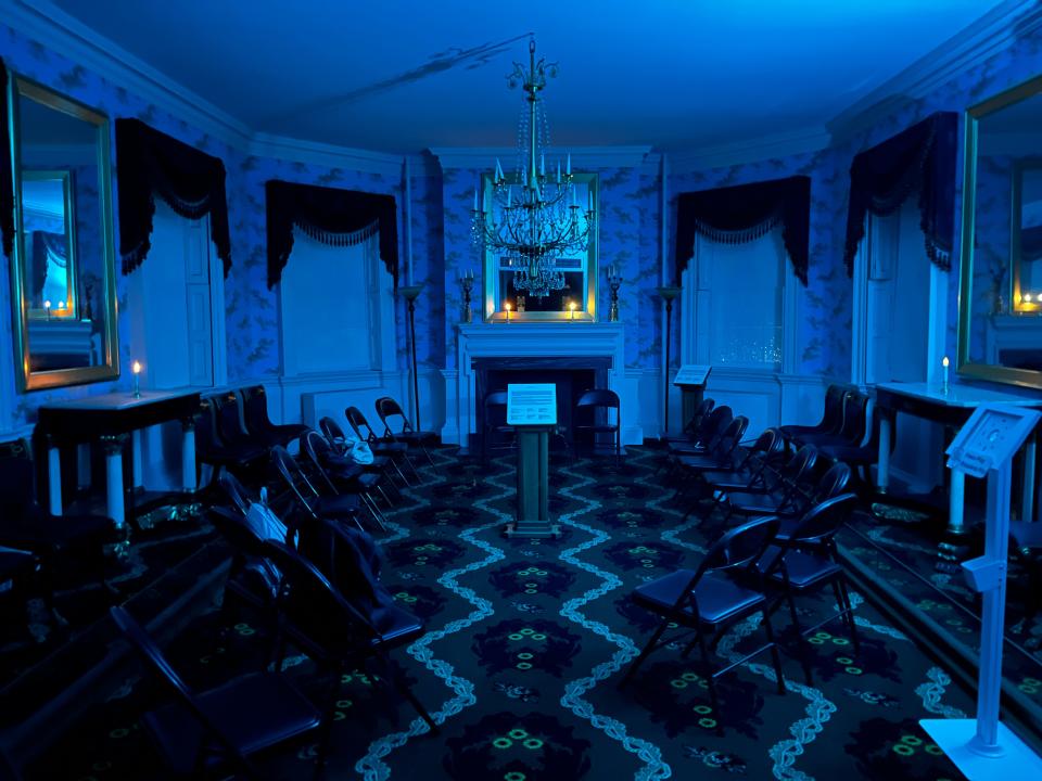 The octagon room inside Morris-Jumel Mansion.