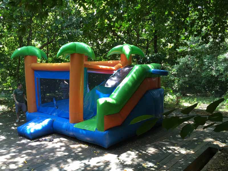 Spruce-bouncy castle-2