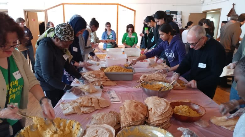 Christians and Muslims join forces to feed homeless in downtown Montreal
