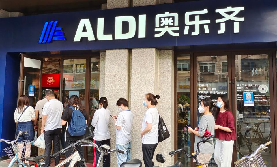 Aldi-Filiale in Shanghai. - Copyright: picture alliance / CFOTO