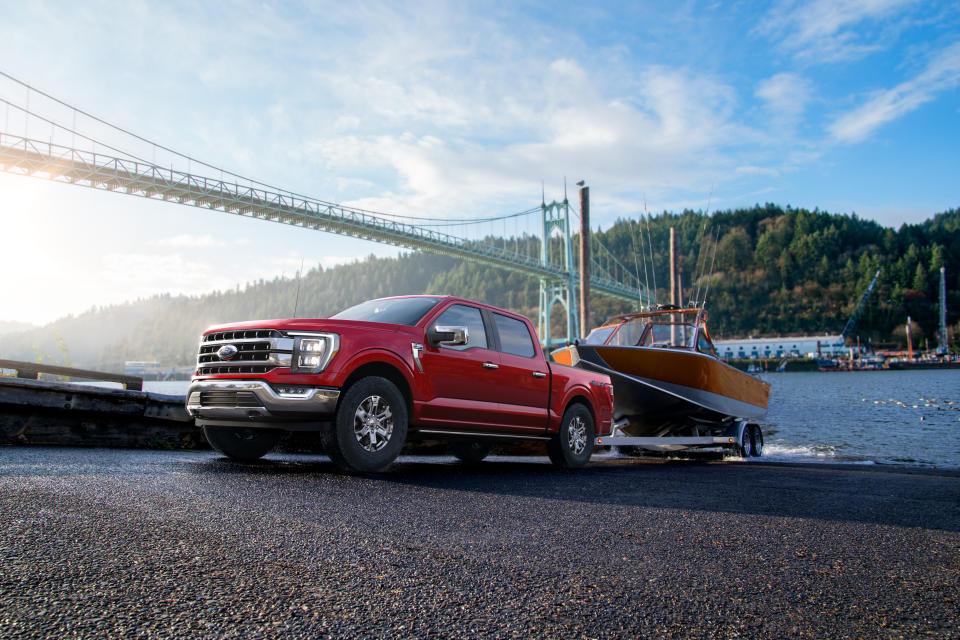 Available Pro Trailer Backup Assist makes backing up a trailer as easy as turning a knob; the feature continues in the all-new F-150 and is exclusive in the segment of full-size pickups under 8,500 pounds GVWR.